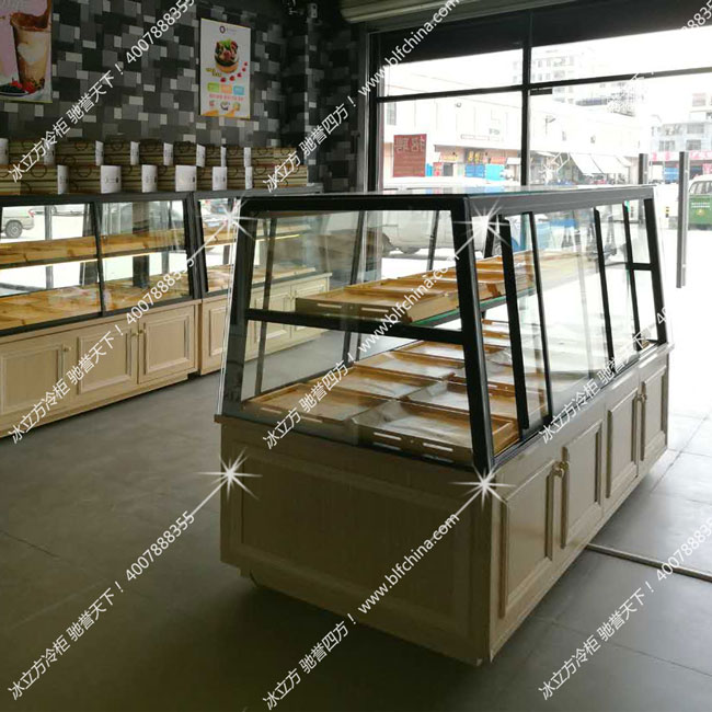 蛋糕店需要多大面积，看新型烘培坊如何吸引眼球